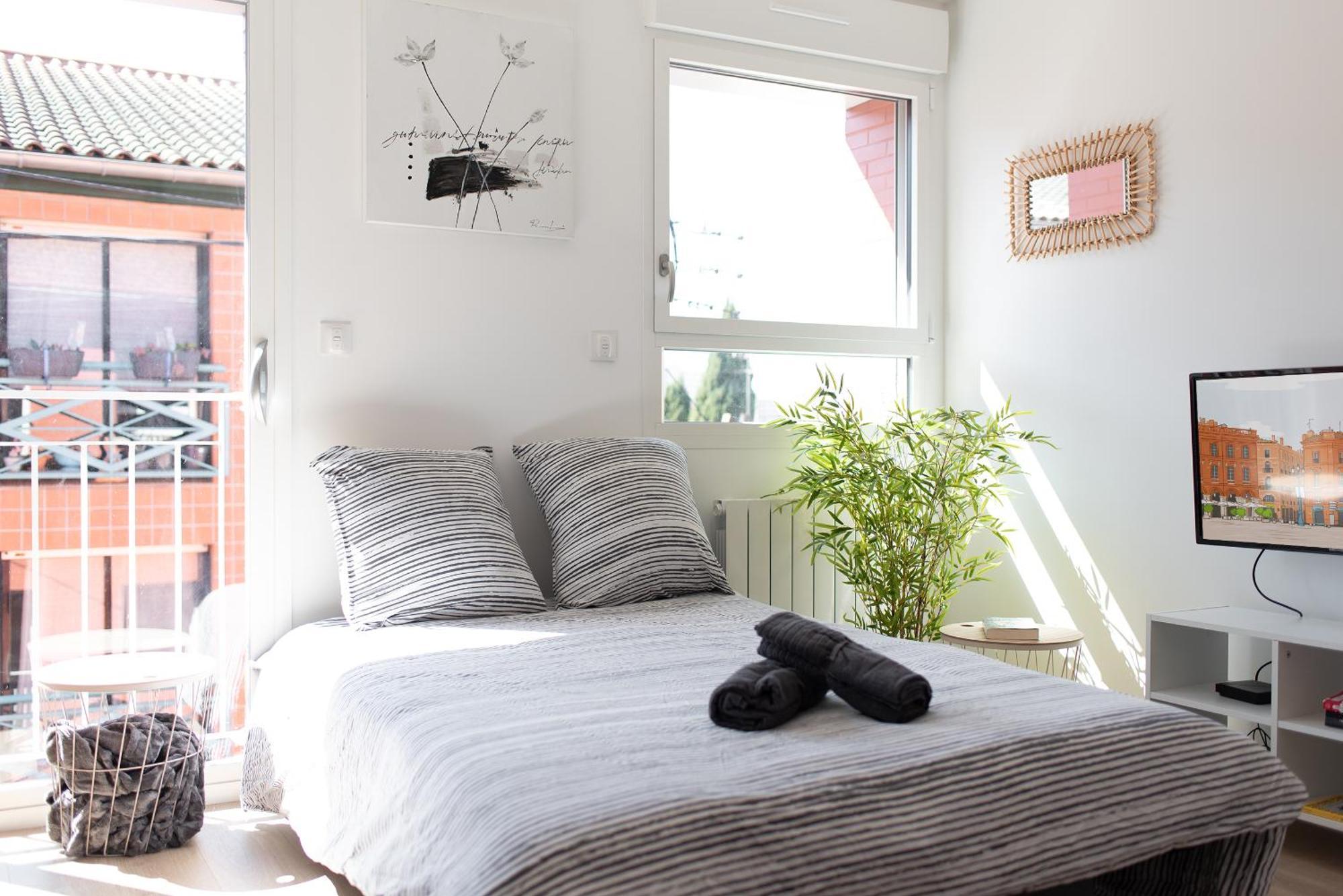 T2 Avec Parking Gratuit - Proximite Gare Appartement